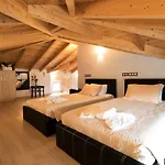 Villa De La Agios Stefanos Avliotes (Corfu)