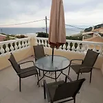 Villa De La