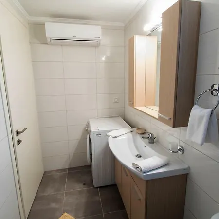 De La آغيوس ستيفانوس